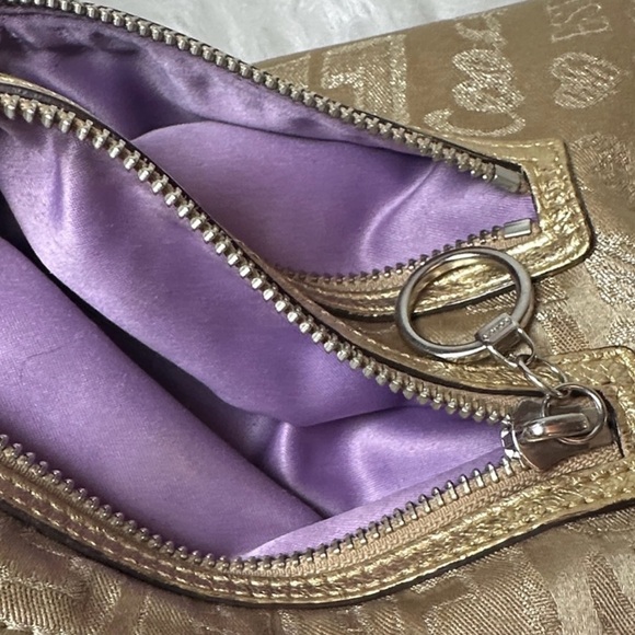 Coach Poppy Storypatch - Picture 14 of 16